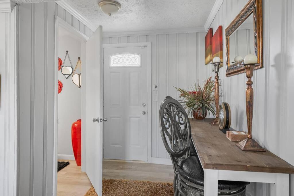 Villa Stylish Haven 11 Minutes From The Richmond Airport Exterior foto