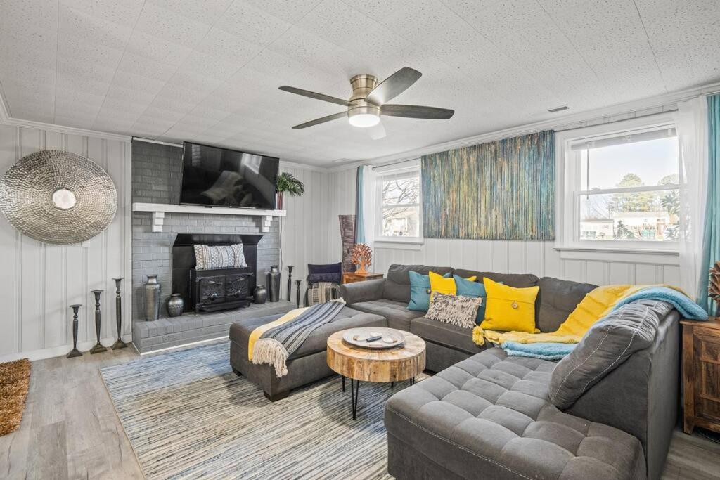 Villa Stylish Haven 11 Minutes From The Richmond Airport Exterior foto