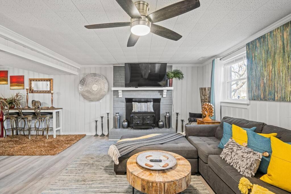 Villa Stylish Haven 11 Minutes From The Richmond Airport Exterior foto